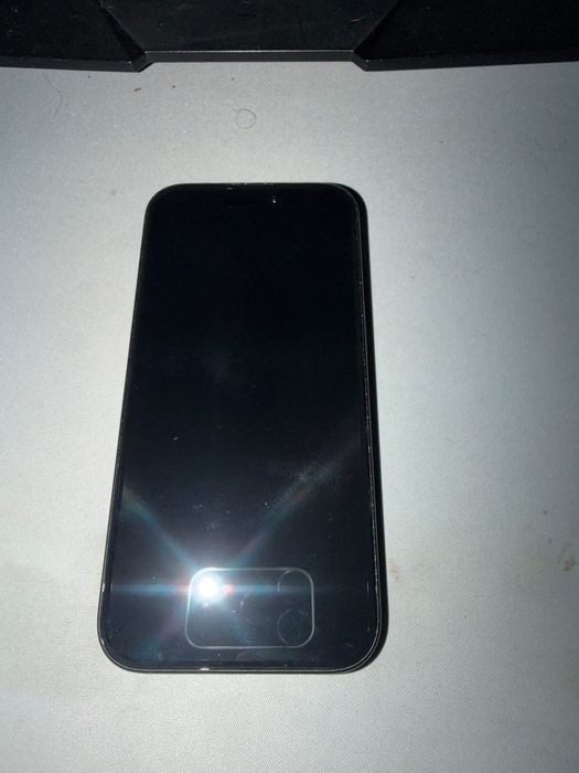 Продава се iPhone 15