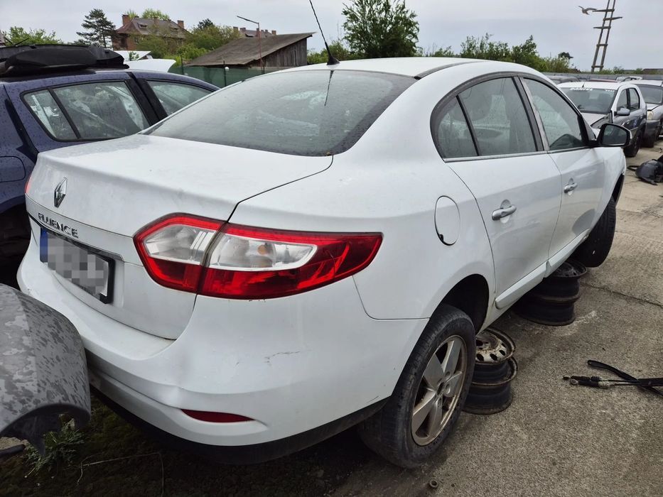 Dezmembram Renault Fluence, an 2011, 1.5 DCI euro 5, cutie manuala