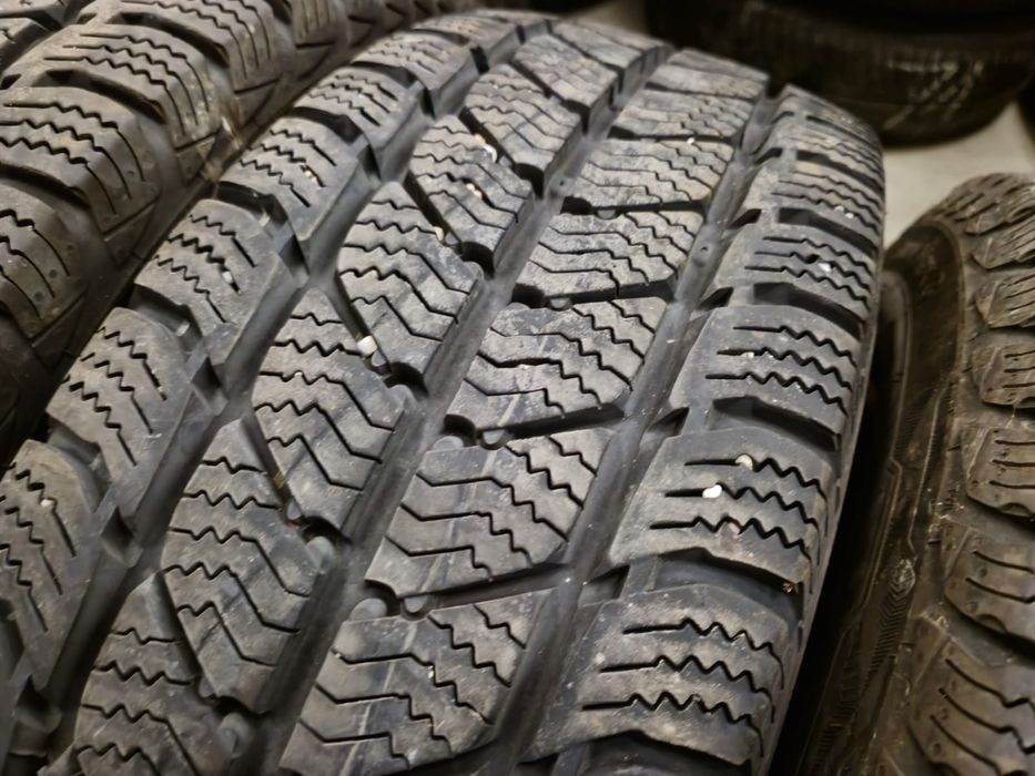 4 anvelope iarna Uniroyal 235 65 16C stare foarte buna