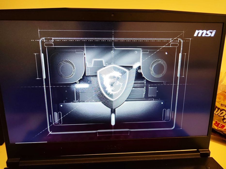 Геймърски лаптоп MSI