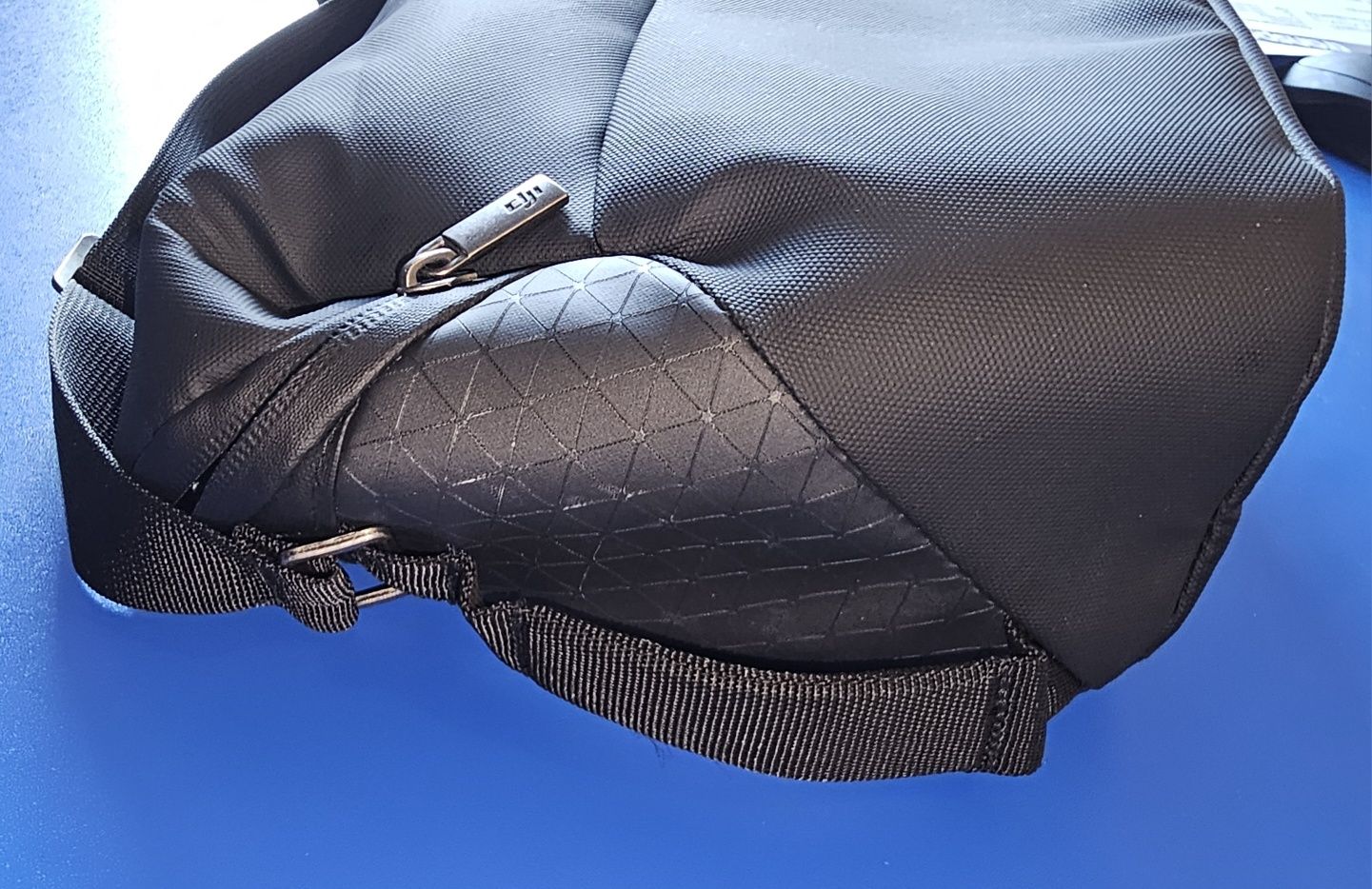 Geanta DJI pentru drone mici si controlerele lor