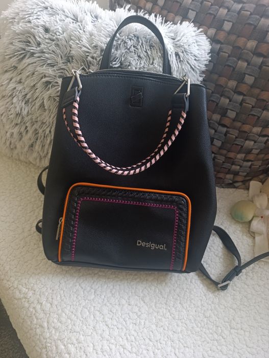 Черна раница Desigual