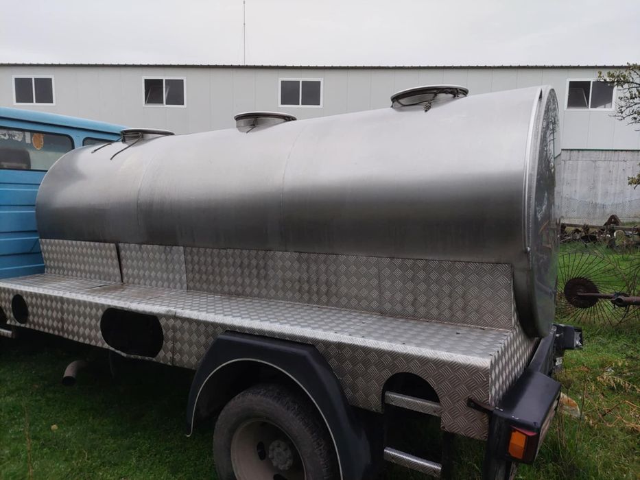 Цистерна за мляко/вода, неръждавейка! Цена по договаряне!