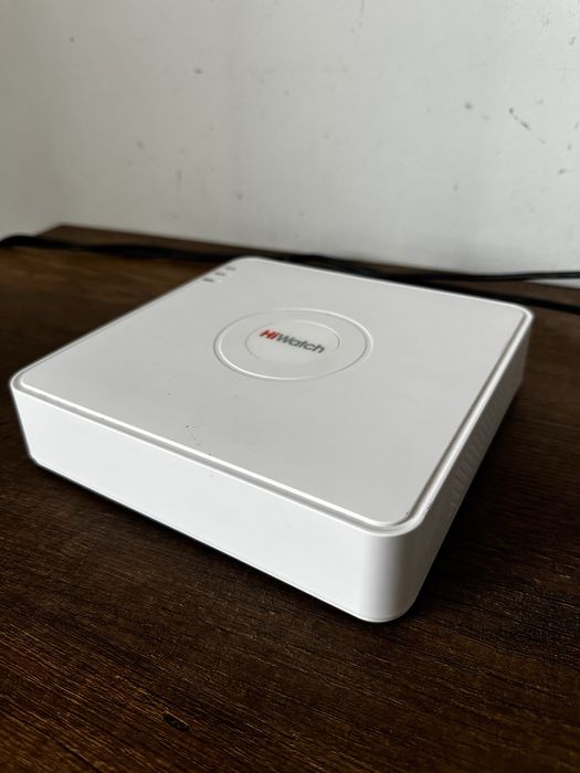 Продам IP-видеорегистратор HiWatch DS-N204