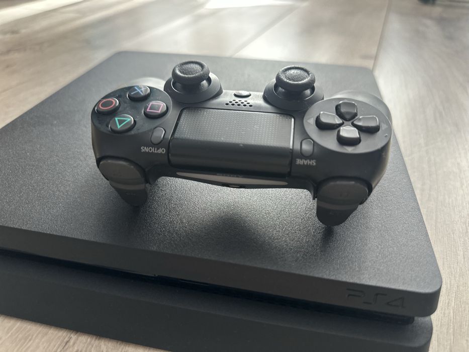 Playstation 4 Slim