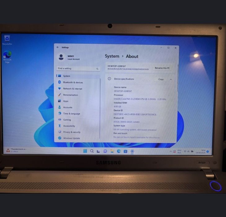 Laptop Samsung 4G RAM, 256G