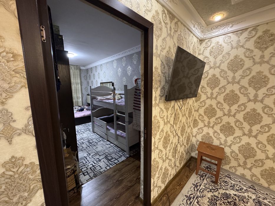 Чирчик 2-микрорайон 2 хона 53кв.м сотилади