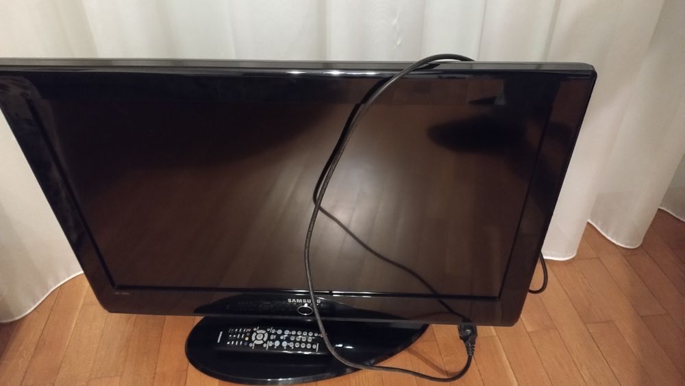 Телевизор Samsung 32 с повреда