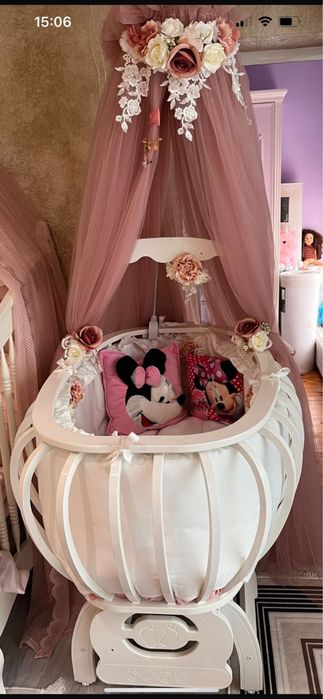 Дървена бебешка кошара