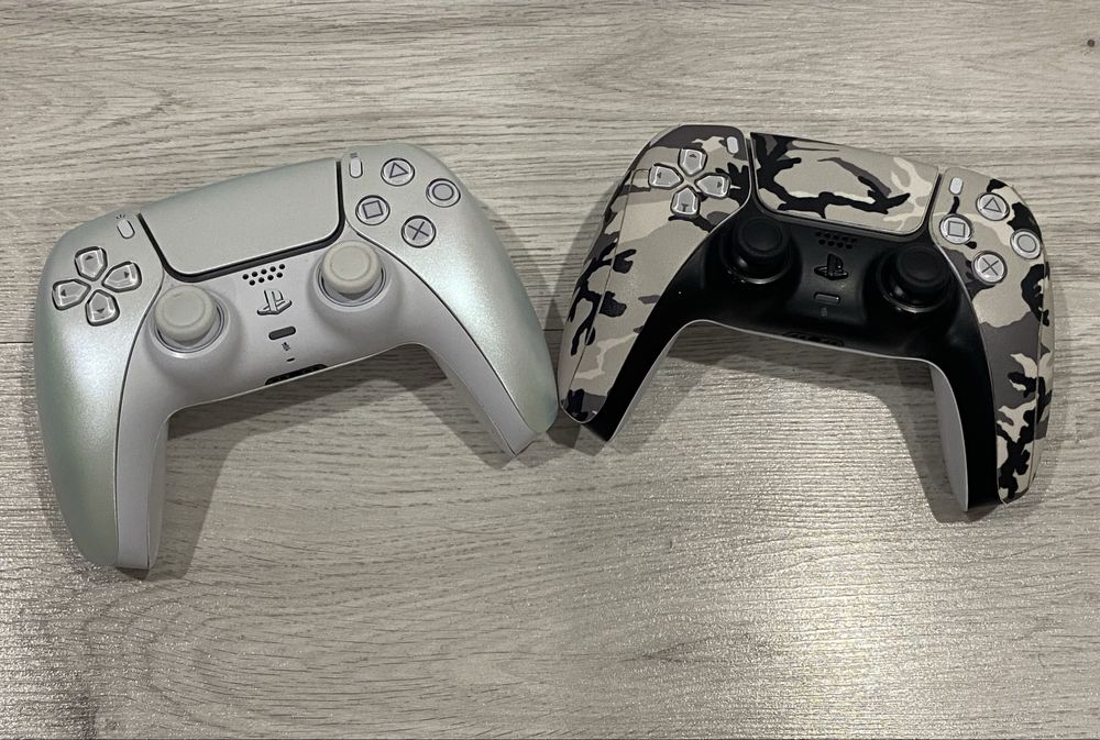 PlayStation 5 ( Disc ) + 5 Игри + 2 контролера + станция за зареждане