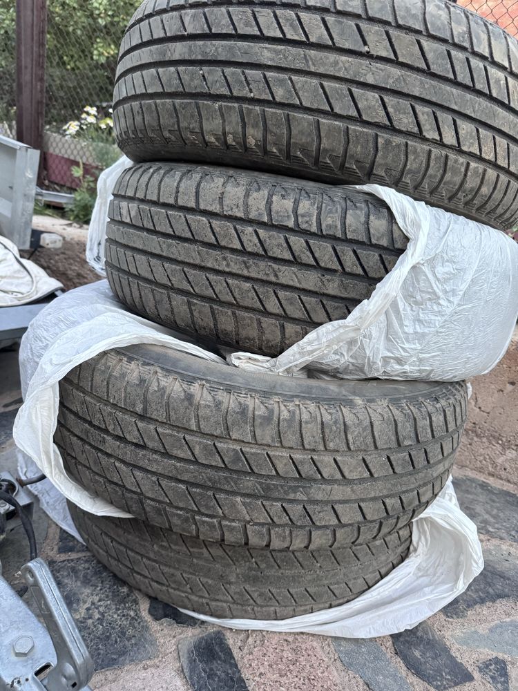 продаются  шины 235/70/16
