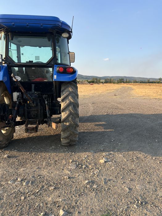 Трактор New holland td5.85
