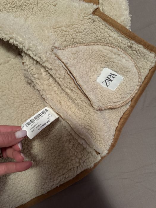 Cojocel Zara Nou, fara eticheta.