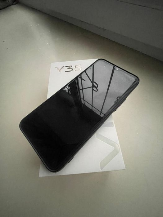 Продам телефон в идеальном состоянии Vivo Y35
