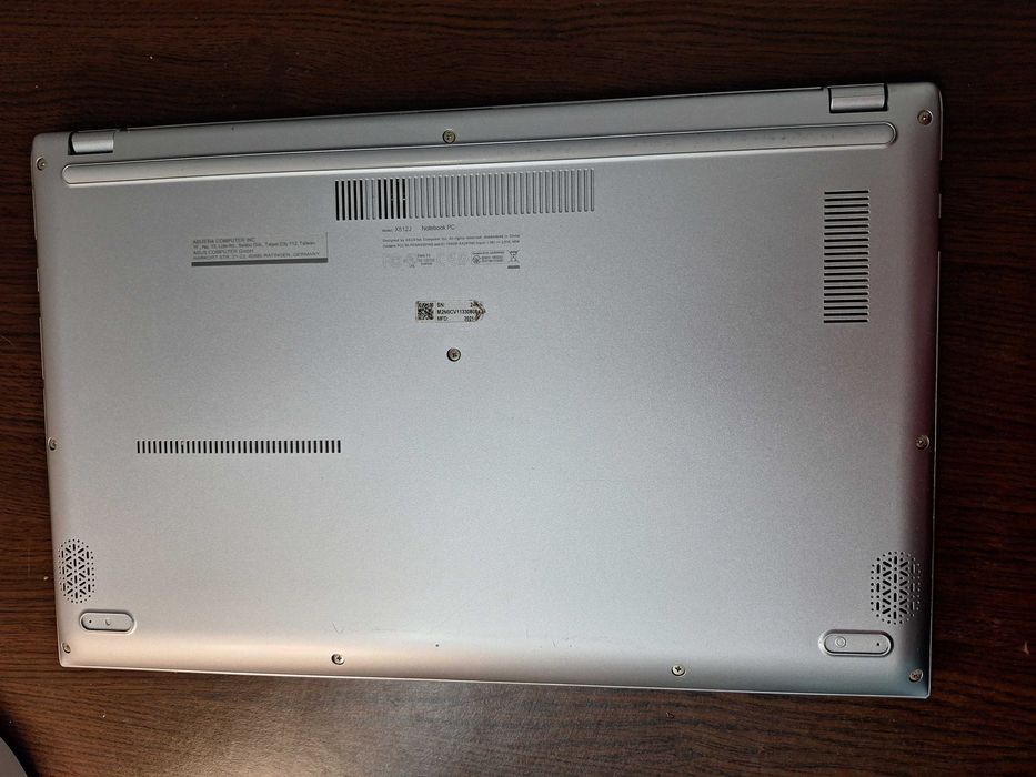 Vând laptop Asus VivoBook