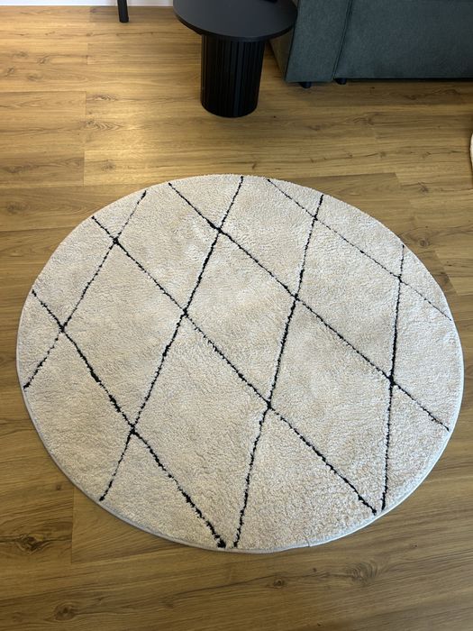 Covor rotund, moale si pufos, 140 cm diametru