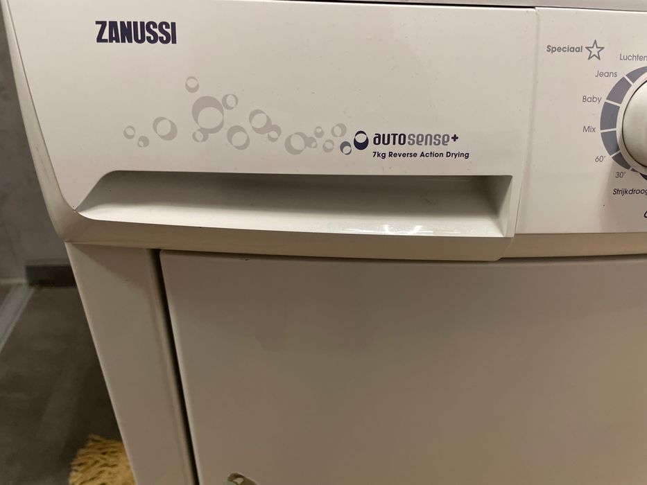 7  kg Сушилня Zanusi оригинал, кондензаторна