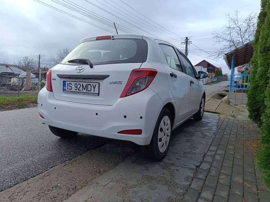 Vând Toyota Yaris