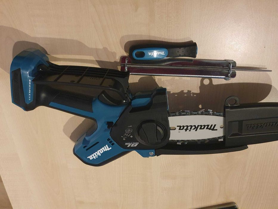 Mini fierăstrău cu lanț Makita DUC101