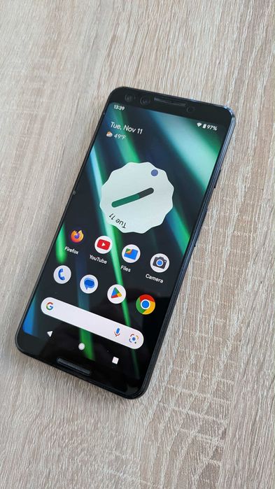 Google Pixel 3 , с окомплектовка + 2 кейса, нова батерия