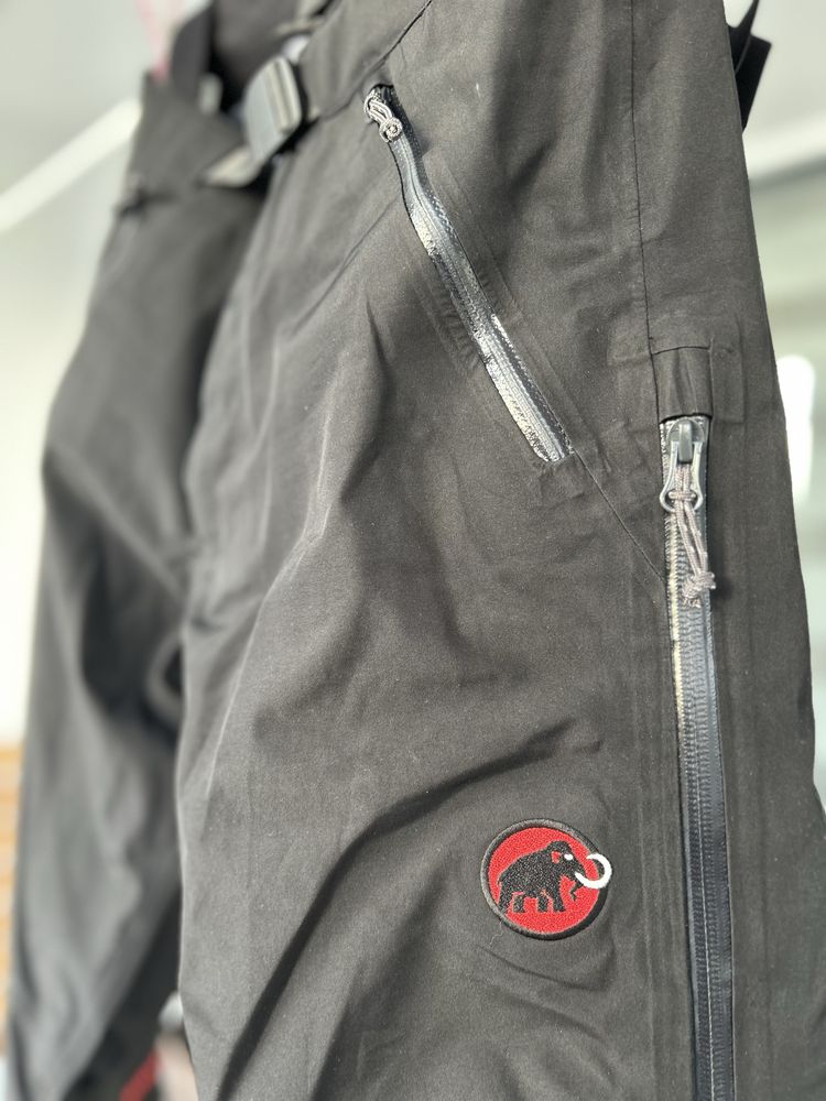 Pantaloni Mammut Goretex