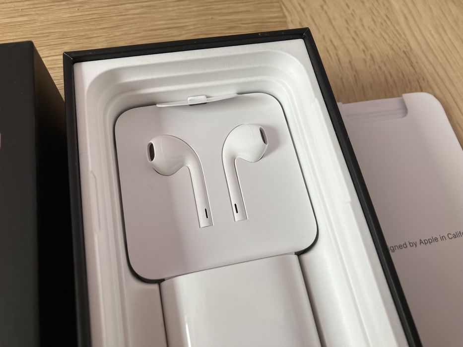 Apple EarPods with Lightening Connector