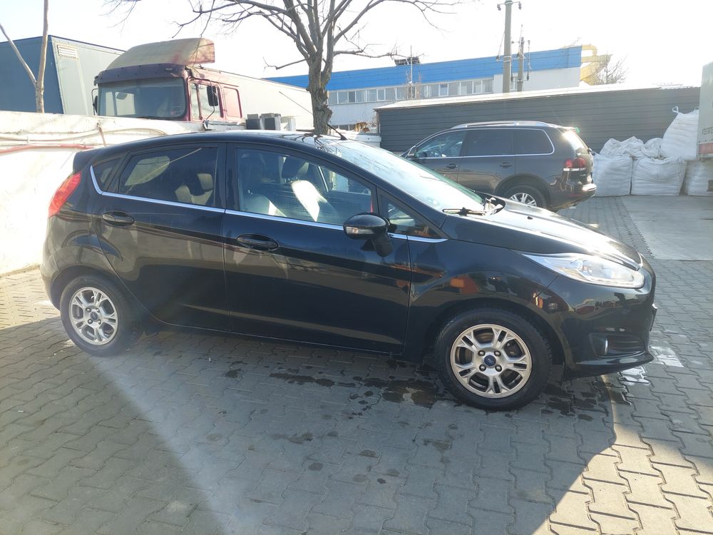 Ford fiesta titanium 2013