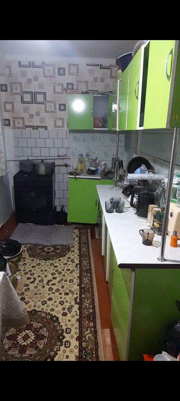 Чиноз ш. Бунедкорда (городок) квартира сотилади 3 хона 2 этаж евро рем