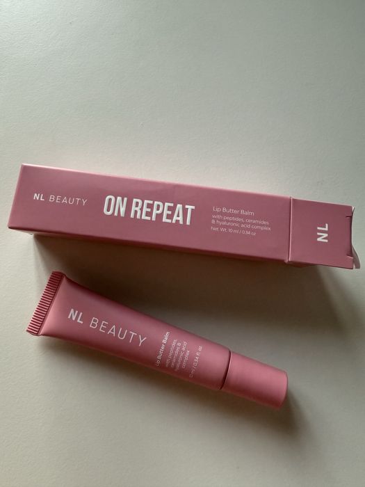 NL Beauty пептиден балсам за устни