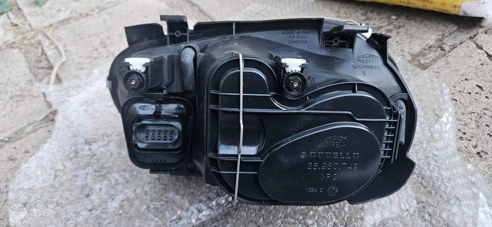 Чисто нов фар Голф 4