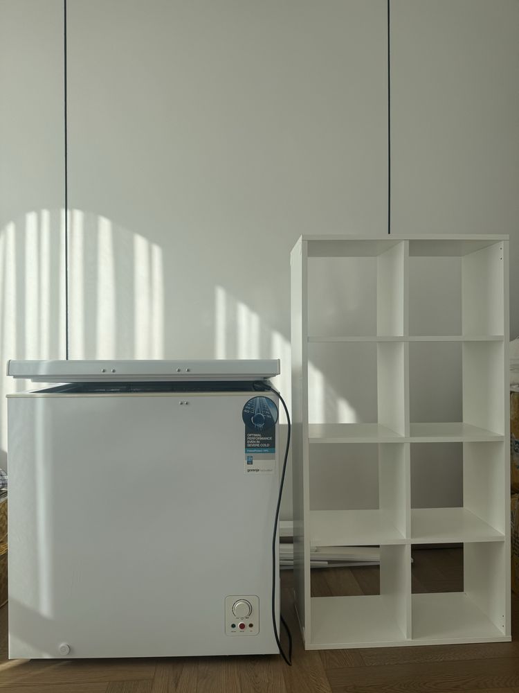 Продается морозильник + в подарок стеллаж от IKEA