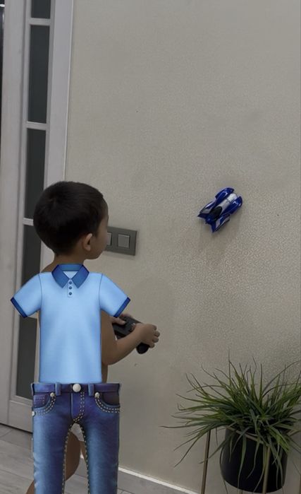 Машинка на пульте управления.