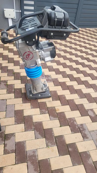 Mai compactor Weber pe acumulator