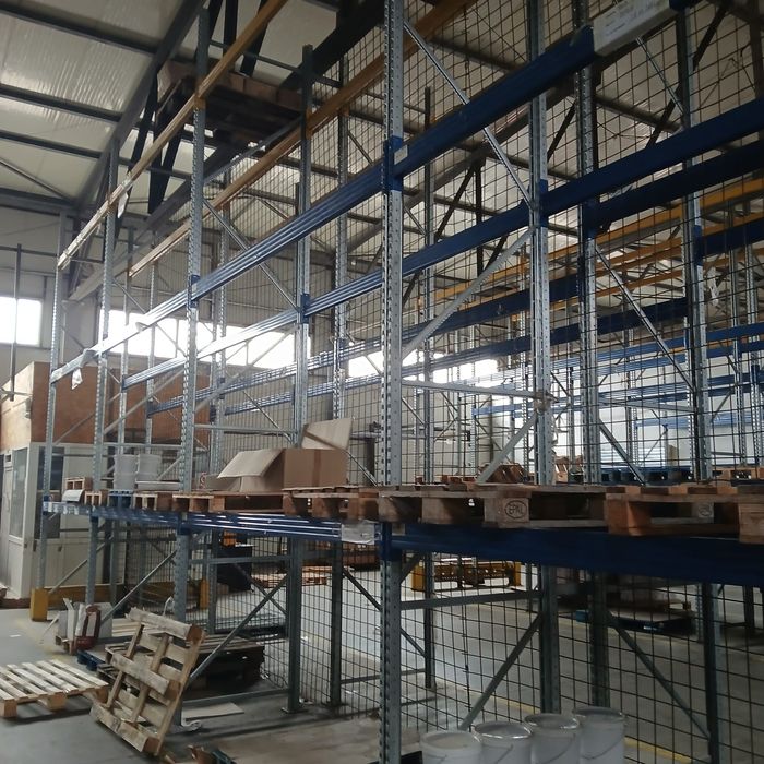 Rafturi metalice pentru paleti