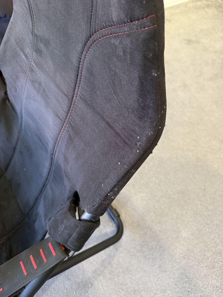 Playseat стол за симулатор