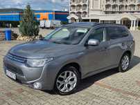 Mitsubishi Outlander 2.0 Benzina + Electric, 4x4, Automata, Dotari TOP