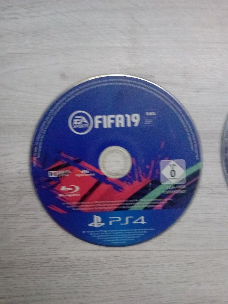 Prodavam Fifa 19 za ps4