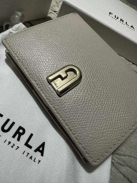 Малко дамско портмоне Furla