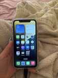 Iphone 11 с 21 калъфа огринално зарядно и протектор