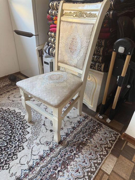 Классические стулья б/у — по 50 000 сум