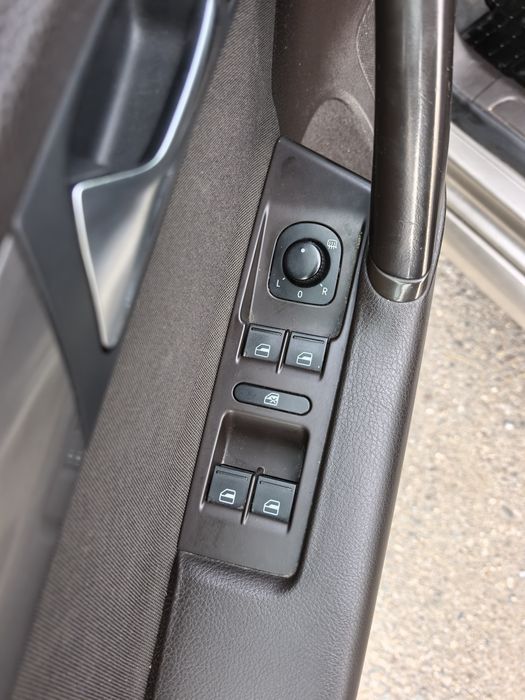 Vând Volkswagen Passat b7 break