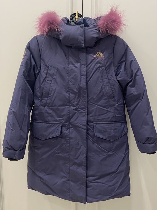 Продам зимний теплый пуховик на девочку 146р-р