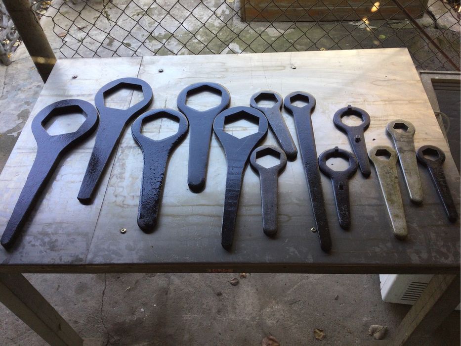 Буссоль, бинокль.