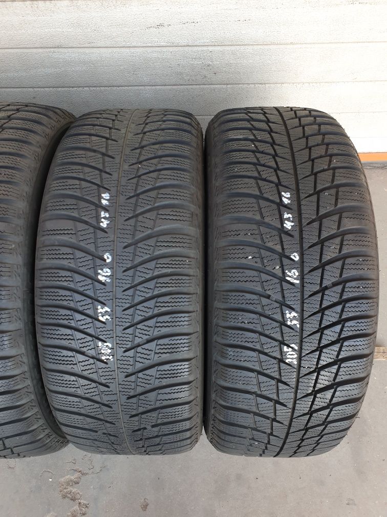 Зимни гуми 4 броя BRIDGESTONE Blizzak LM001 205 55 R16 дот 4616