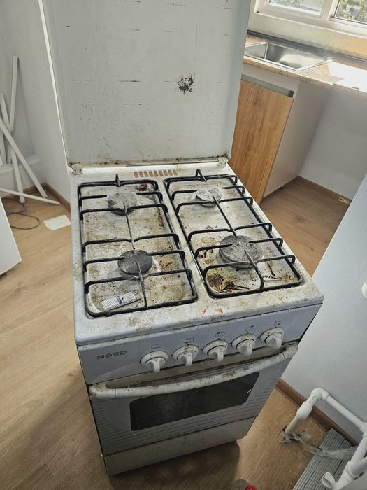 Gaz plita sotiladi