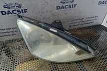 Far dreapta Ford Focus 1  [din 1998 pana  2004] seria wagon 5-usi 1.8 Tddi MT (90 hp)