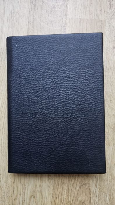 Carcase DVD uri, plastic si piele ecologica