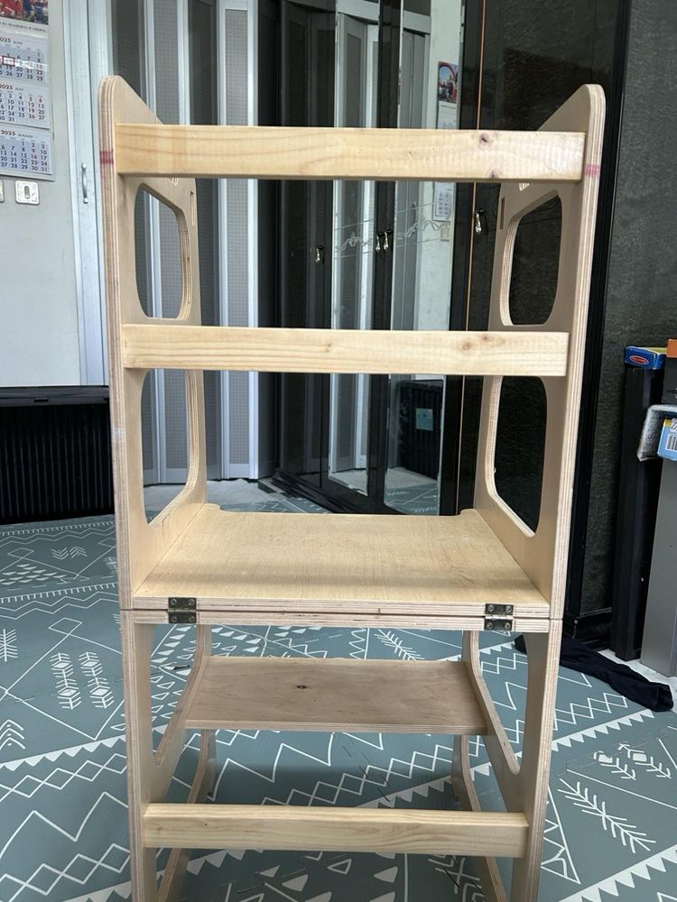 Кула монтесори, която се трансформира в маса