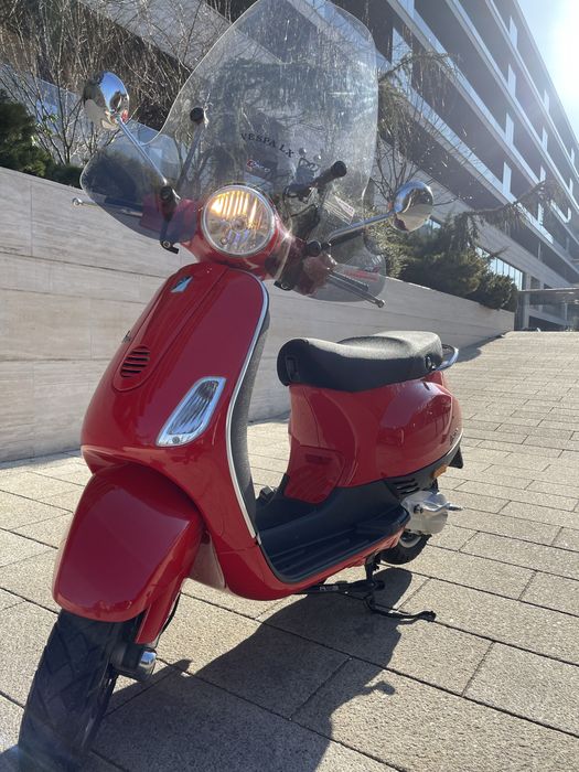 Scuter Piaggio Vespa LX50