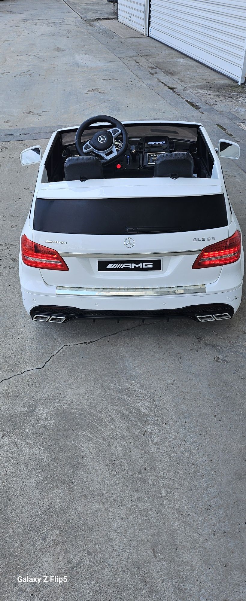 Двуместен акумулаторен джип Mercedes GLS63 AMG (лицензиран)